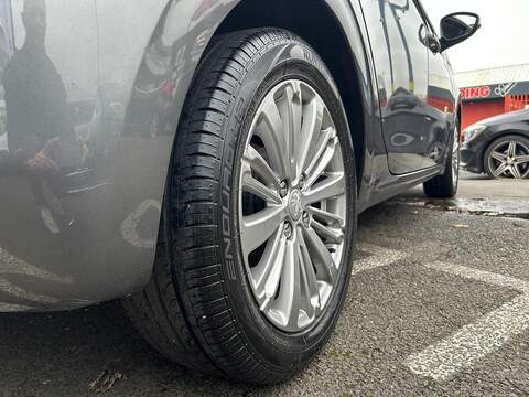 Peugeot 208 1.2 PureTech Allure Hatchback 5dr Petrol Manual Euro 6 (s/s) (82 ps) - U361