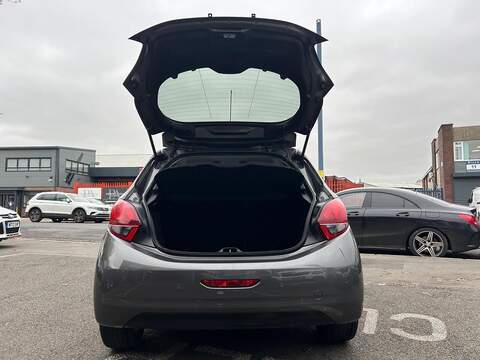 Peugeot 208 1.2 PureTech Allure Hatchback 5dr Petrol Manual Euro 6 (s/s) (82 ps) - U361
