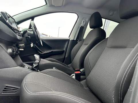 Peugeot 208 1.2 PureTech Allure Hatchback 5dr Petrol Manual Euro 6 (s/s) (82 ps) - U361