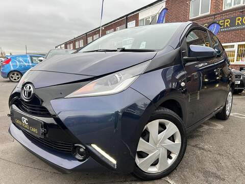 Toyota AYGO 1.0 VVT-i x-play Hatchback 5dr Petrol Manual Euro 5 Euro 5 (68 ps) - U362
