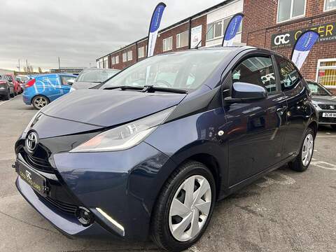 Toyota AYGO 1.0 VVT-i x-play Hatchback 5dr Petrol Manual Euro 5 Euro 5 (68 ps) - U362