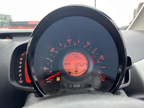 Toyota AYGO 1.0 VVT-i x-play Hatchback 5dr Petrol Manual Euro 5 Euro 5 (68 ps) - U362