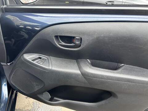 Toyota AYGO 1.0 VVT-i x-play Hatchback 5dr Petrol Manual Euro 5 Euro 5 (68 ps) - U362