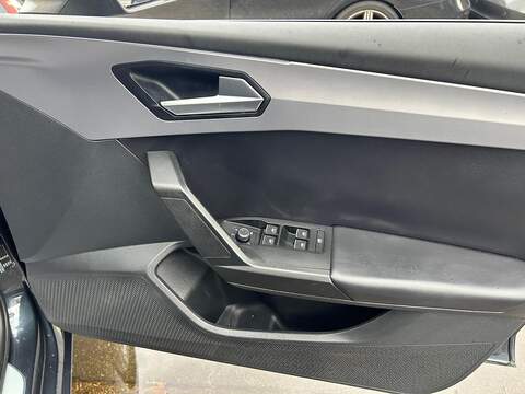 SEAT Leon 1.5 eTSI MHEV FR Hatchback 5dr Petrol Hybrid DSG Euro 6 (s/s) (150 ps) - U364