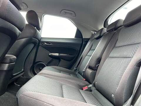 Honda Civic 1.8 i-VTEC SE Hatchback 5dr Petrol Manual (152 g/km, 138 bhp) - U366