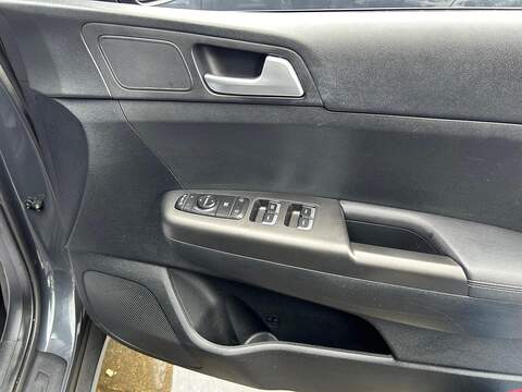 Kia Sportage 1.6 CRDi MHEV 2 SUV 5dr Diesel Hybrid DCT Euro 6 (s/s) (134 bhp) - U368