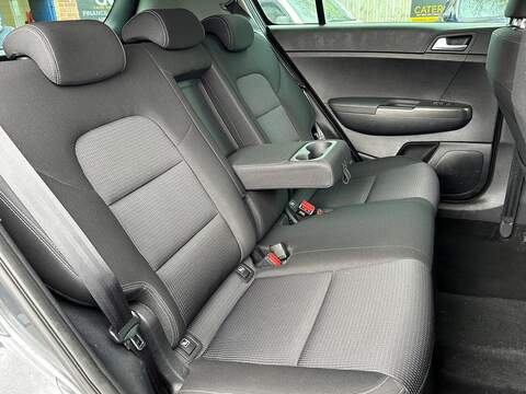 Kia Sportage 1.6 CRDi MHEV 2 SUV 5dr Diesel Hybrid DCT Euro 6 (s/s) (134 bhp) - U368