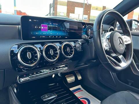 Mercedes-Benz A Class 2.0 A200d AMG Line (Executive) Hatchback 5dr Diesel 8G-DCT Euro 6 (s/s) (150 ps) - U370