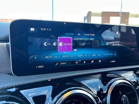 Mercedes-Benz A Class 2.0 A200d AMG Line (Executive) Hatchback 5dr Diesel 8G-DCT Euro 6 (s/s) (150 ps) - U370