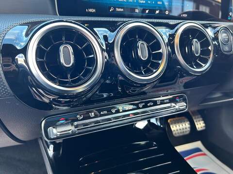 Mercedes-Benz A Class 2.0 A200d AMG Line (Executive) Hatchback 5dr Diesel 8G-DCT Euro 6 (s/s) (150 ps) - U370