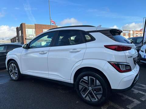 Hyundai KONA 39kWh Premium SUV 5dr Electric Auto (10.5kW Charger) (136 ps) - U373