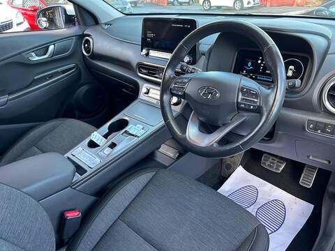 Hyundai KONA 39kWh Premium SUV 5dr Electric Auto (10.5kW Charger) (136 ps) - U373