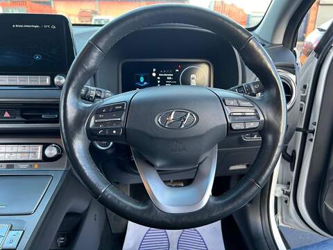 Hyundai KONA 39kWh Premium SUV 5dr Electric Auto (10.5kW Charger) (136 ps) - U373