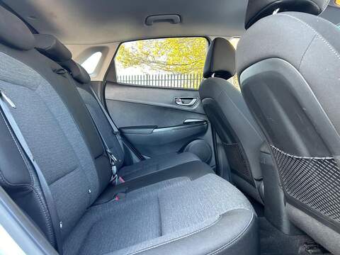 Hyundai KONA 39kWh Premium SUV 5dr Electric Auto (10.5kW Charger) (136 ps) - U373