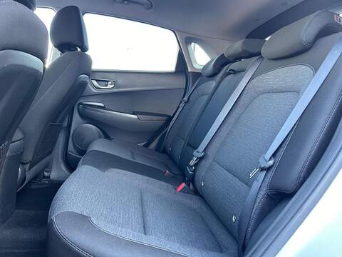 Hyundai KONA 39kWh Premium SUV 5dr Electric Auto (10.5kW Charger) (136 ps) - U373