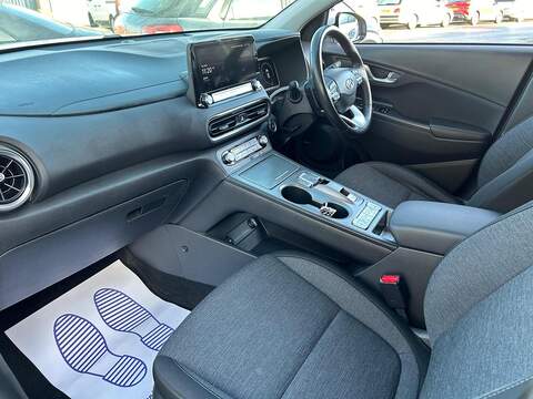 Hyundai KONA 39kWh Premium SUV 5dr Electric Auto (10.5kW Charger) (136 ps) - U373