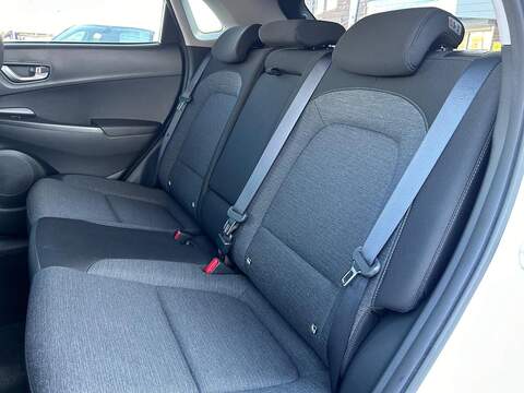 Hyundai KONA 39kWh Premium SUV 5dr Electric Auto (10.5kW Charger) (136 ps) - U373