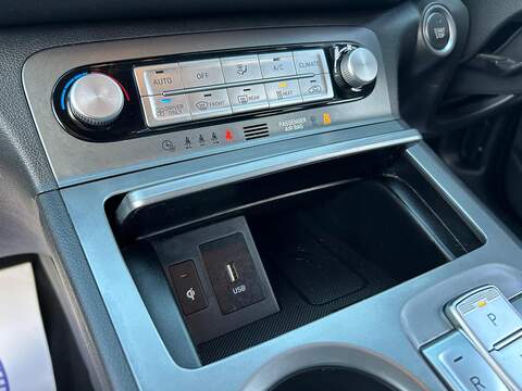 Hyundai KONA 39kWh Premium SUV 5dr Electric Auto (10.5kW Charger) (136 ps) - U373