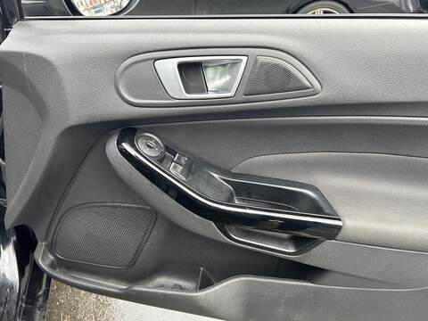 Ford Fiesta 1.25 Zetec Hatchback 5dr Petrol Manual Euro 6 (82 ps) - U375