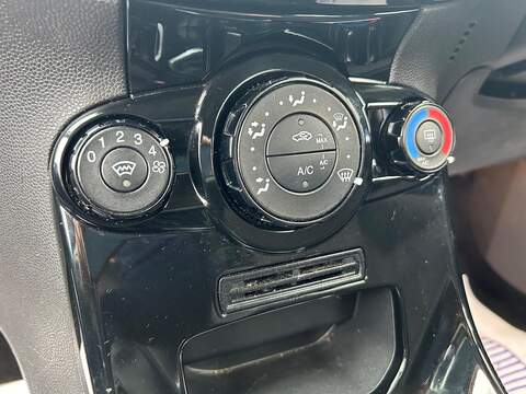 Ford Fiesta 1.25 Zetec Hatchback 5dr Petrol Manual Euro 6 (82 ps) - U375