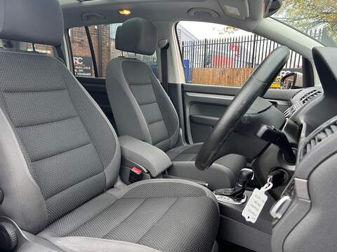 Volkswagen Touran 1.6 TDI BlueMotion Tech SE MPV 5dr Diesel DSG Euro 5 (s/s) (105 ps) - U376