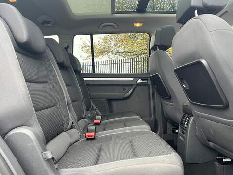 Volkswagen Touran 1.6 TDI BlueMotion Tech SE MPV 5dr Diesel DSG Euro 5 (s/s) (105 ps) - U376