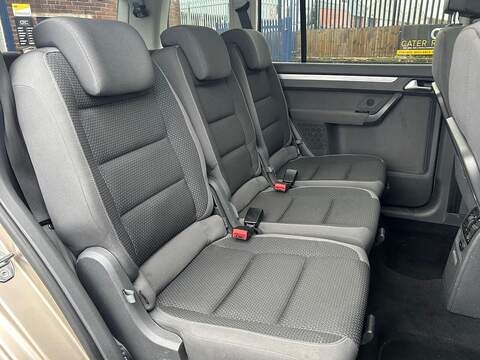 Volkswagen Touran 1.6 TDI BlueMotion Tech SE MPV 5dr Diesel DSG Euro 5 (s/s) (105 ps) - U376