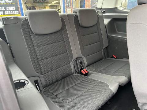 Volkswagen Touran 1.6 TDI BlueMotion Tech SE MPV 5dr Diesel DSG Euro 5 (s/s) (105 ps) - U376