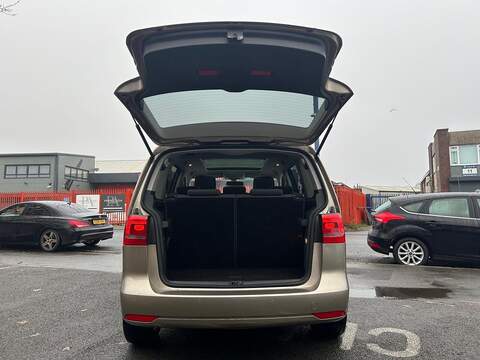 Volkswagen Touran 1.6 TDI BlueMotion Tech SE MPV 5dr Diesel DSG Euro 5 (s/s) (105 ps) - U376