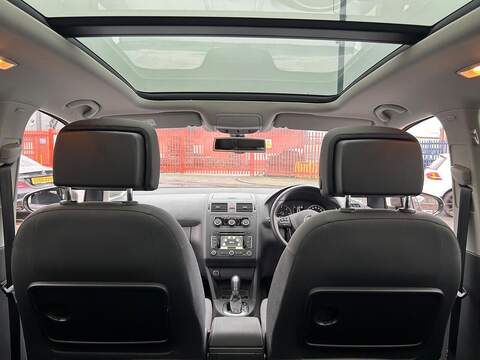 Volkswagen Touran 1.6 TDI BlueMotion Tech SE MPV 5dr Diesel DSG Euro 5 (s/s) (105 ps) - U376