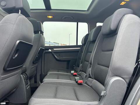 Volkswagen Touran 1.6 TDI BlueMotion Tech SE MPV 5dr Diesel DSG Euro 5 (s/s) (105 ps) - U376