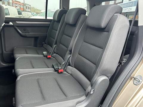 Volkswagen Touran 1.6 TDI BlueMotion Tech SE MPV 5dr Diesel DSG Euro 5 (s/s) (105 ps) - U376