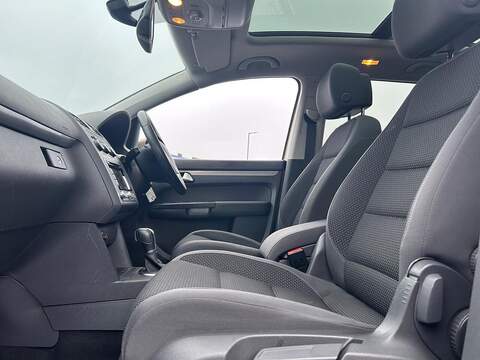 Volkswagen Touran 1.6 TDI BlueMotion Tech SE MPV 5dr Diesel DSG Euro 5 (s/s) (105 ps) - U376