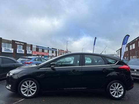 Ford Focus 1.5 TDCi Titanium Hatchback 5dr Diesel Manual Euro 6 (s/s) (120 ps) - U378