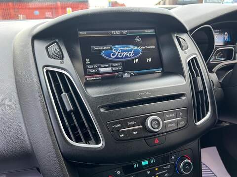 Ford Focus 1.5 TDCi Titanium Hatchback 5dr Diesel Manual Euro 6 (s/s) (120 ps) - U378