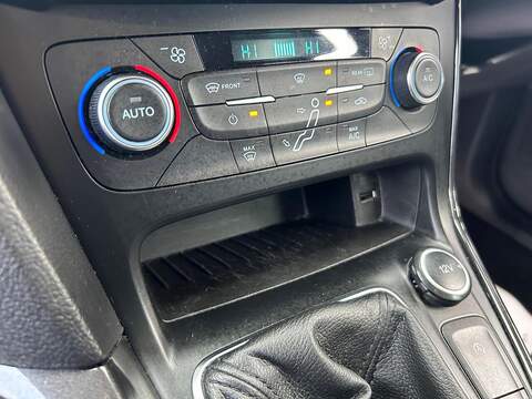 Ford Focus 1.5 TDCi Titanium Hatchback 5dr Diesel Manual Euro 6 (s/s) (120 ps) - U378