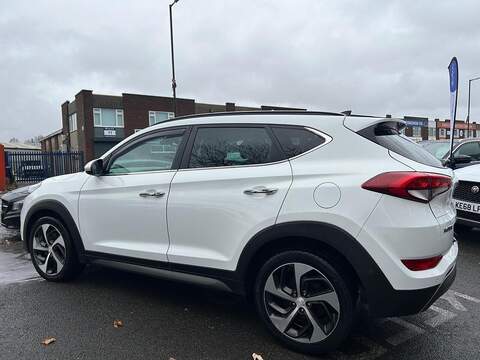 Hyundai TUCSON 2.0 CRDi Blue Drive Premium SE SUV 5dr Diesel Manual Euro 6 (s/s) (136 ps) - U389