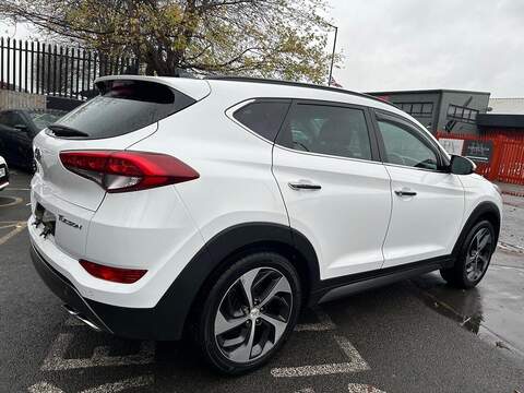 Hyundai TUCSON 2.0 CRDi Blue Drive Premium SE SUV 5dr Diesel Manual Euro 6 (s/s) (136 ps) - U389