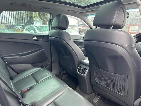 Hyundai TUCSON 2.0 CRDi Blue Drive Premium SE SUV 5dr Diesel Manual Euro 6 (s/s) (136 ps) - U389