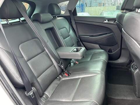 Hyundai TUCSON 2.0 CRDi Blue Drive Premium SE SUV 5dr Diesel Manual Euro 6 (s/s) (136 ps) - U389