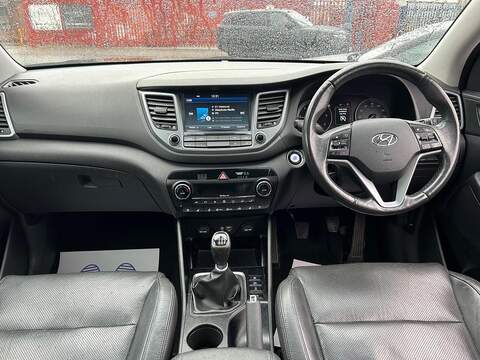 Hyundai TUCSON 2.0 CRDi Blue Drive Premium SE SUV 5dr Diesel Manual Euro 6 (s/s) (136 ps) - U389