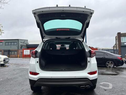 Hyundai TUCSON 2.0 CRDi Blue Drive Premium SE SUV 5dr Diesel Manual Euro 6 (s/s) (136 ps) - U389