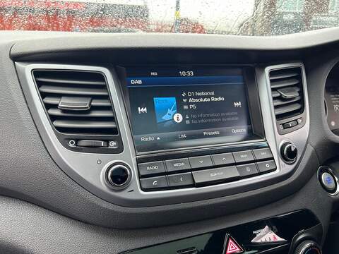 Hyundai TUCSON 2.0 CRDi Blue Drive Premium SE SUV 5dr Diesel Manual Euro 6 (s/s) (136 ps) - U389