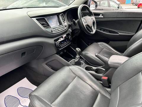 Hyundai TUCSON 2.0 CRDi Blue Drive Premium SE SUV 5dr Diesel Manual Euro 6 (s/s) (136 ps) - U389