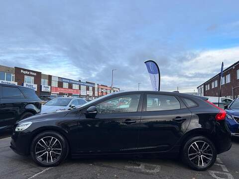 Volvo V40 2.0 T2 R-Design Edition Hatchback 5dr Petrol Manual Euro 6 (s/s) (122 ps) - U393