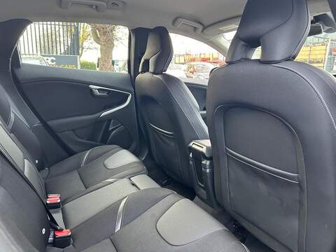 Volvo V40 2.0 T2 R-Design Edition Hatchback 5dr Petrol Manual Euro 6 (s/s) (122 ps) - U393