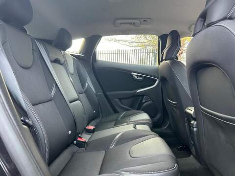 Volvo V40 2.0 T2 R-Design Edition Hatchback 5dr Petrol Manual Euro 6 (s/s) (122 ps) - U393