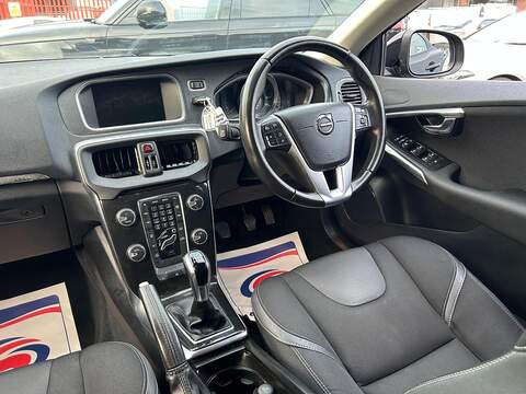 Volvo V40 2.0 T2 R-Design Edition Hatchback 5dr Petrol Manual Euro 6 (s/s) (122 ps) - U393