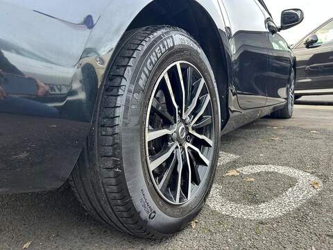 Volvo V40 2.0 T2 R-Design Edition Hatchback 5dr Petrol Manual Euro 6 (s/s) (122 ps) - U393