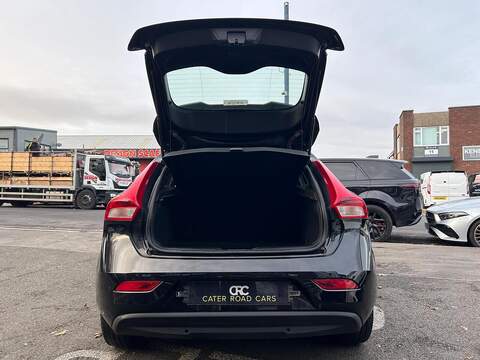 Volvo V40 2.0 T2 R-Design Edition Hatchback 5dr Petrol Manual Euro 6 (s/s) (122 ps) - U393